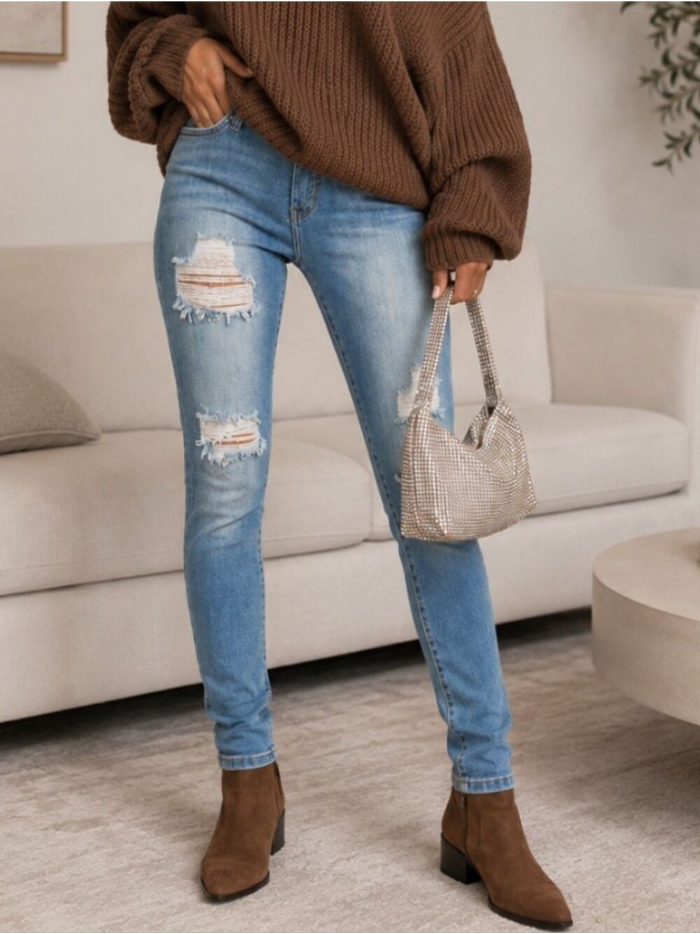 Distressed Light Wash Skinny Jeans - Picture 3 of 5